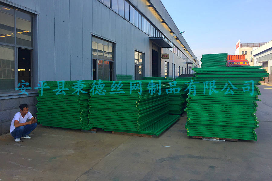 張家口濕地公園鋼板網圍網項目